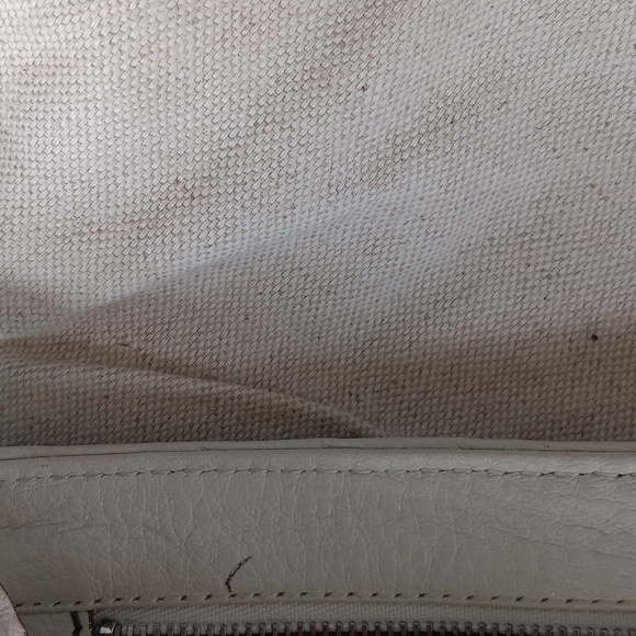 Michael Kors Creamy White Shoulder Bag with Silver Hardware. Preloved - Picture 6 of 9